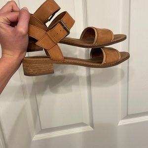 Toms size 8 leather sandals